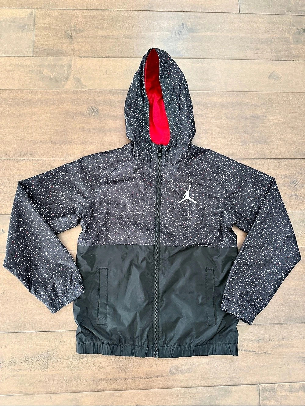 Jordan Kids' Black Speckled Hooded Windbreaker with Red Lining Youth Medium